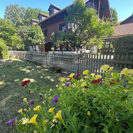 Hotel Schrenkhof Unterhaching Bagian luar foto