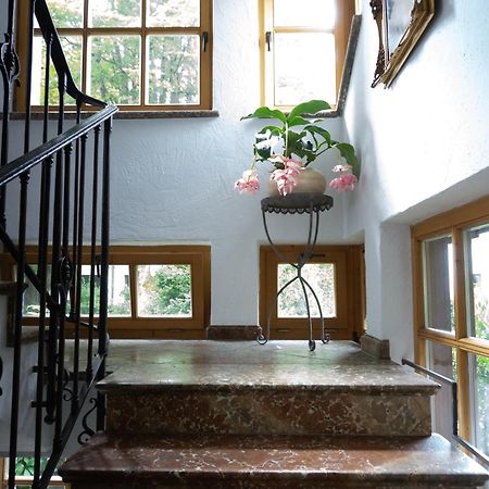 Hotel Schrenkhof Unterhaching Bagian luar foto