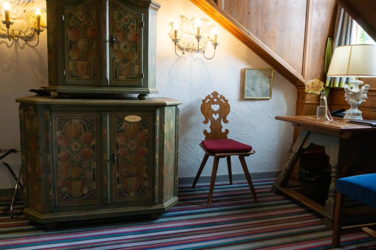 Hotel Schrenkhof Unterhaching Bagian luar foto