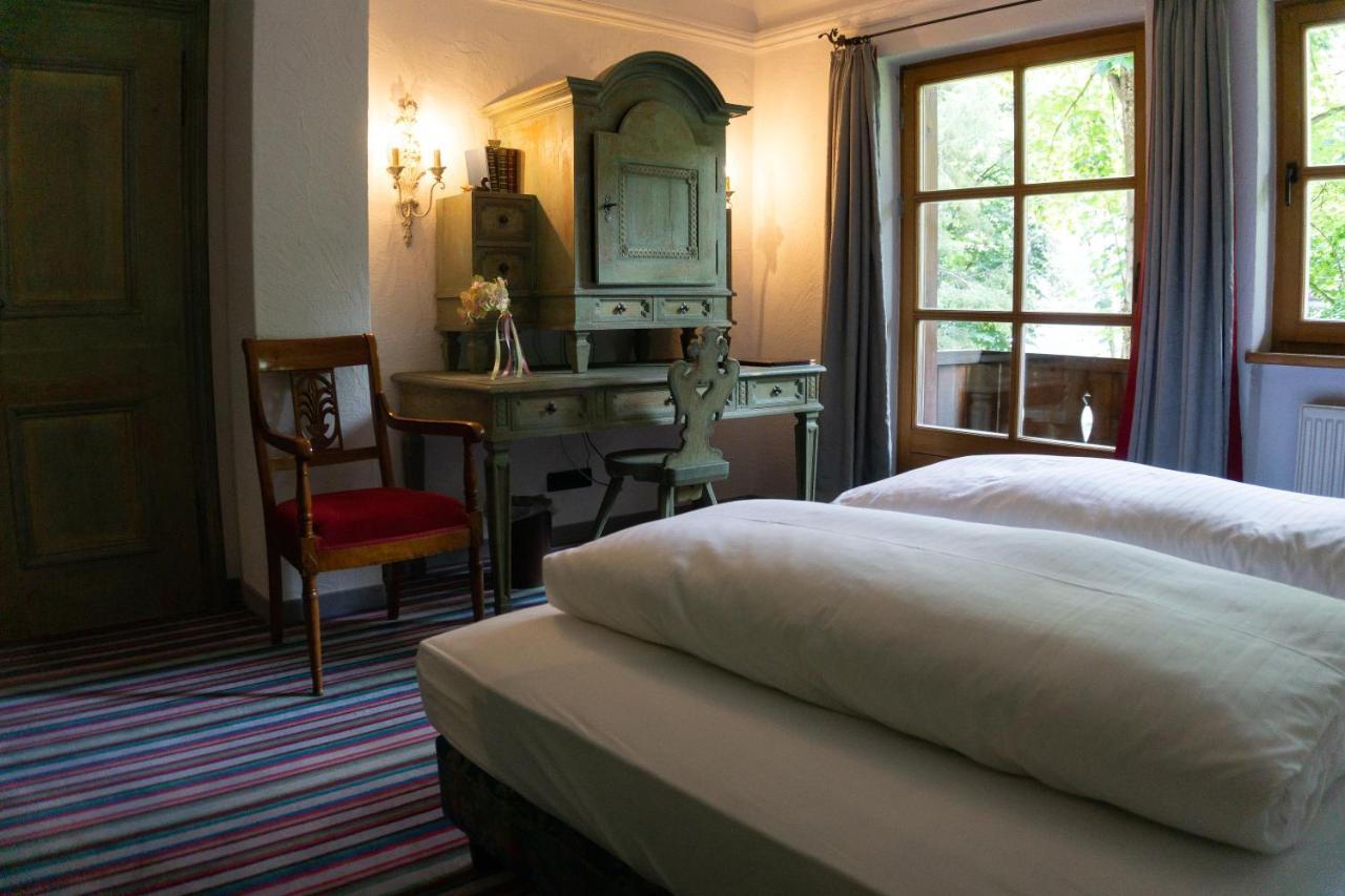 Hotel Schrenkhof Unterhaching Bagian luar foto