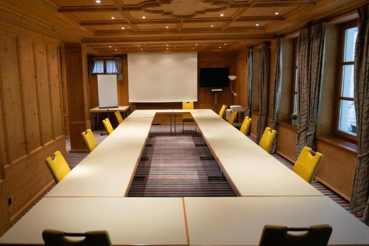 Hotel Schrenkhof Unterhaching Bagian luar foto