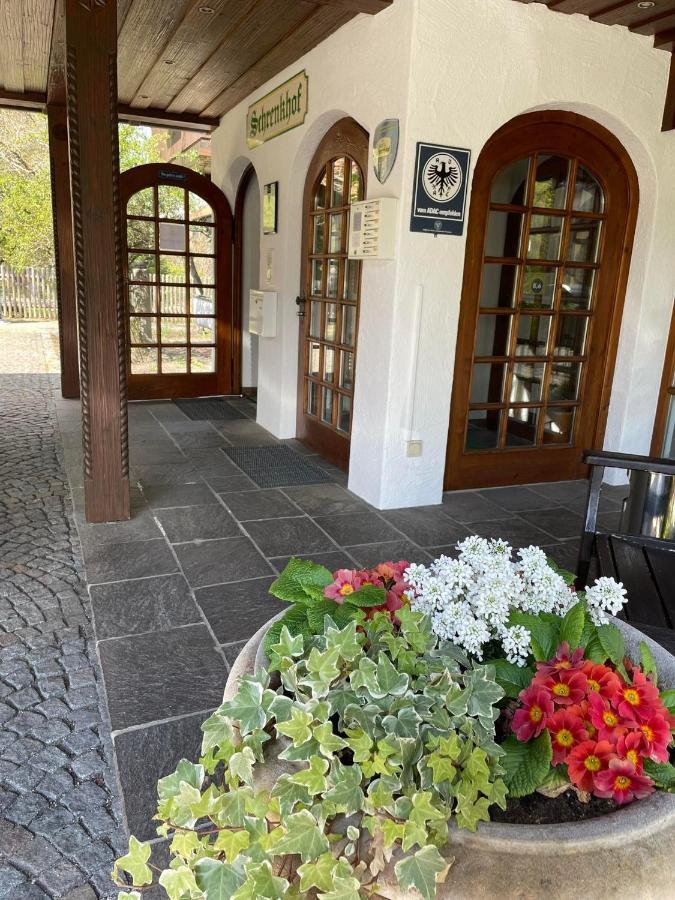 Hotel Schrenkhof Unterhaching Bagian luar foto