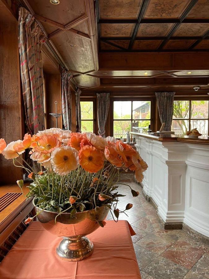 Hotel Schrenkhof Unterhaching Bagian luar foto