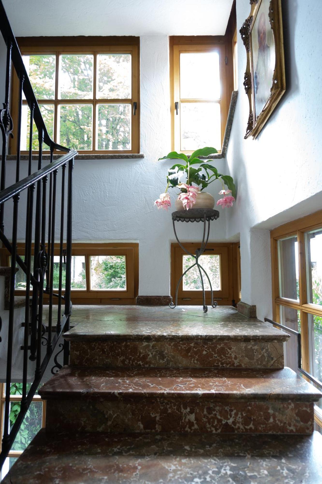 Hotel Schrenkhof Unterhaching Bagian luar foto