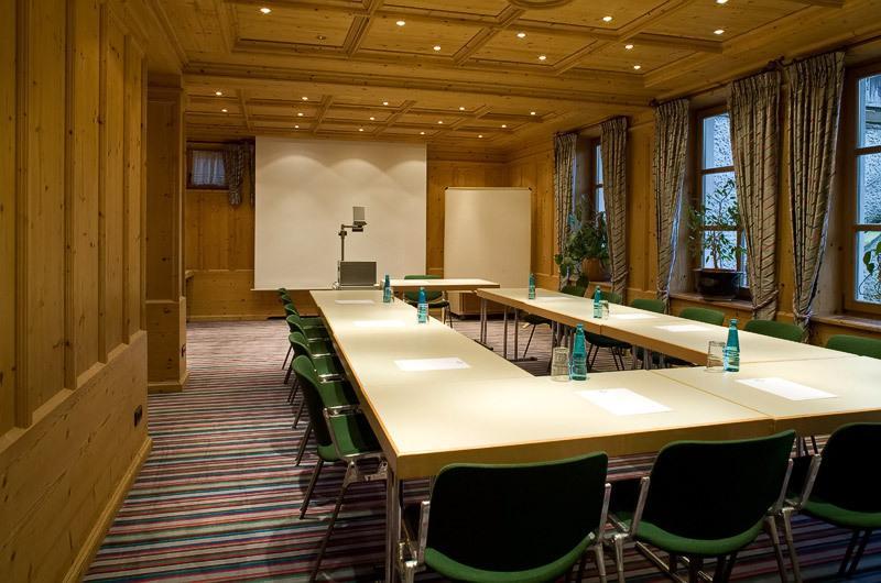 Hotel Schrenkhof Unterhaching Bagian luar foto