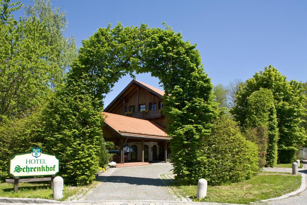 Hotel Schrenkhof Unterhaching Bagian luar foto